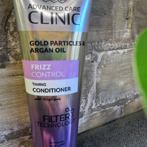 Eva Taming Conditioner. With gold particles and argan oil. Frizz control